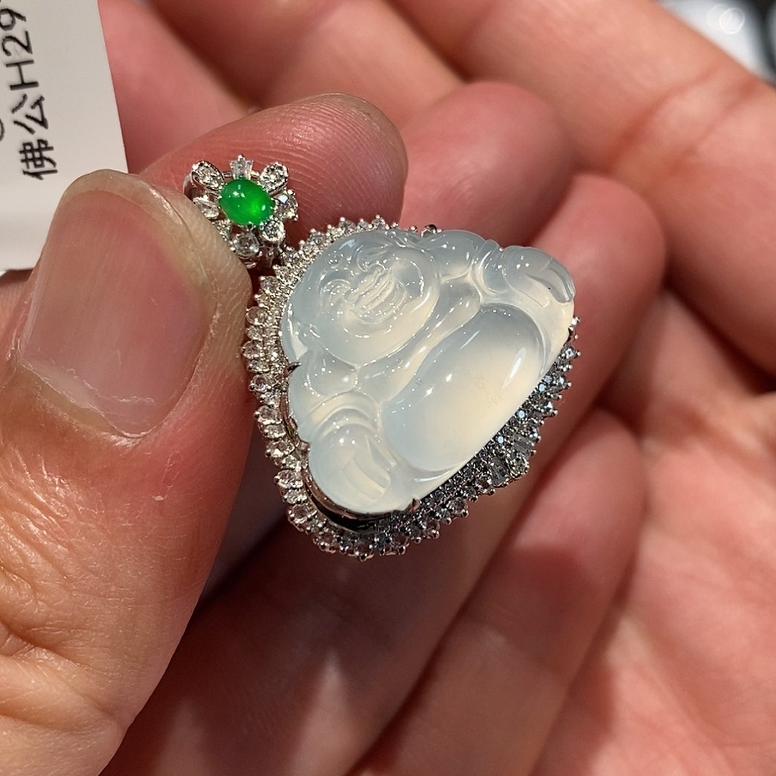 翡翠颈饰18K金镶嵌佛公