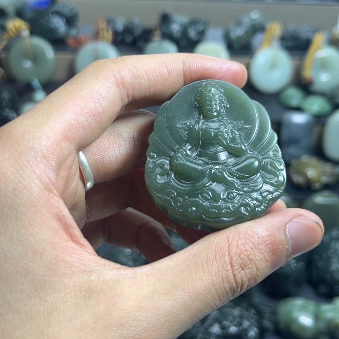 和田玉未镶嵌颈饰