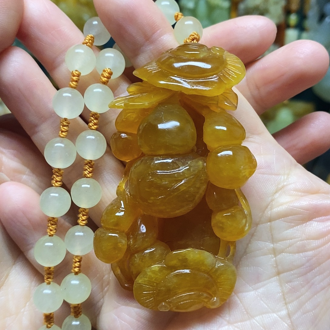 岫玉未镶嵌吊坠(赠链)