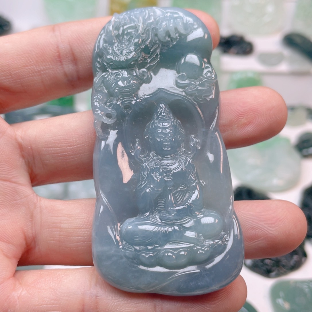 翡翠颈饰未镶嵌御龙观音