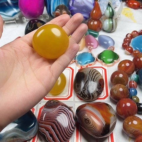 玛瑙/玉髓颈饰合金