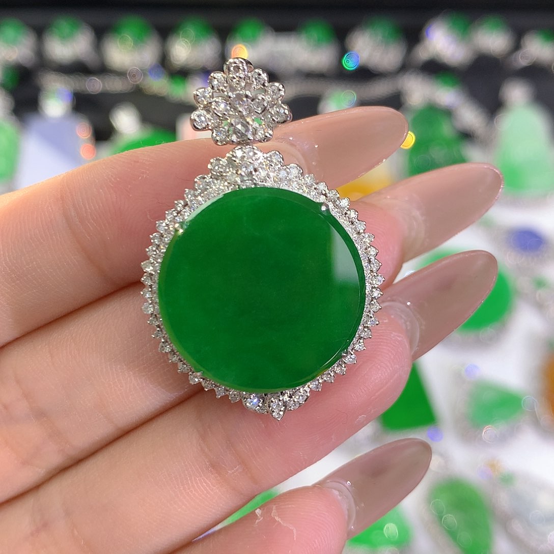 翡翠颈饰18K金镶嵌111111111