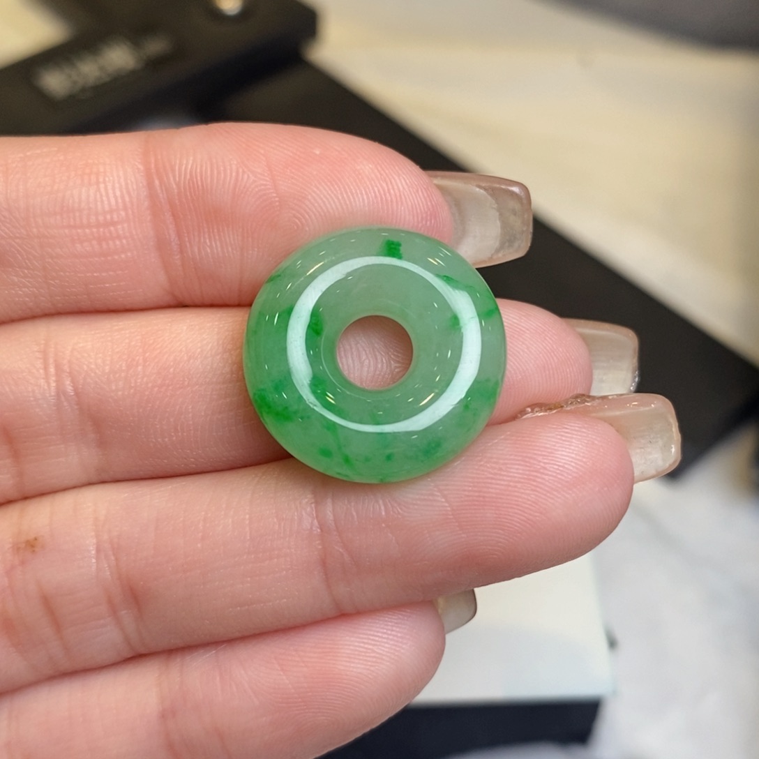 翡翠颈饰未镶嵌甜甜圈（21-6.8）