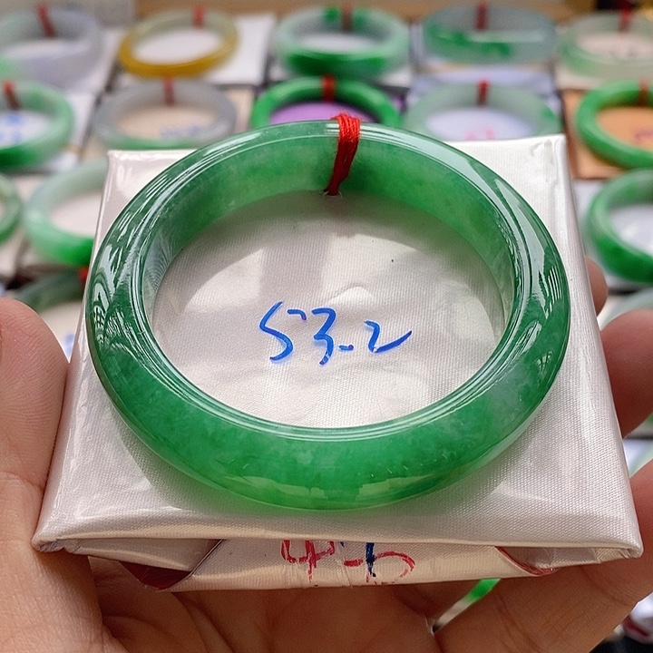 翡翠手镯未镶嵌8号