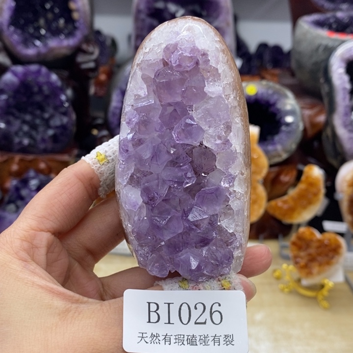 未镶嵌水晶大型摆件（非配饰）