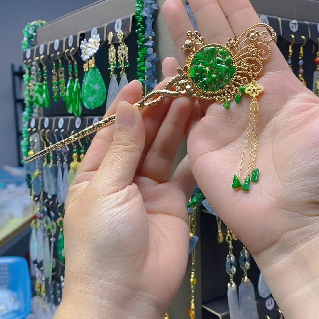 未镶嵌翡翠耳饰翡翠