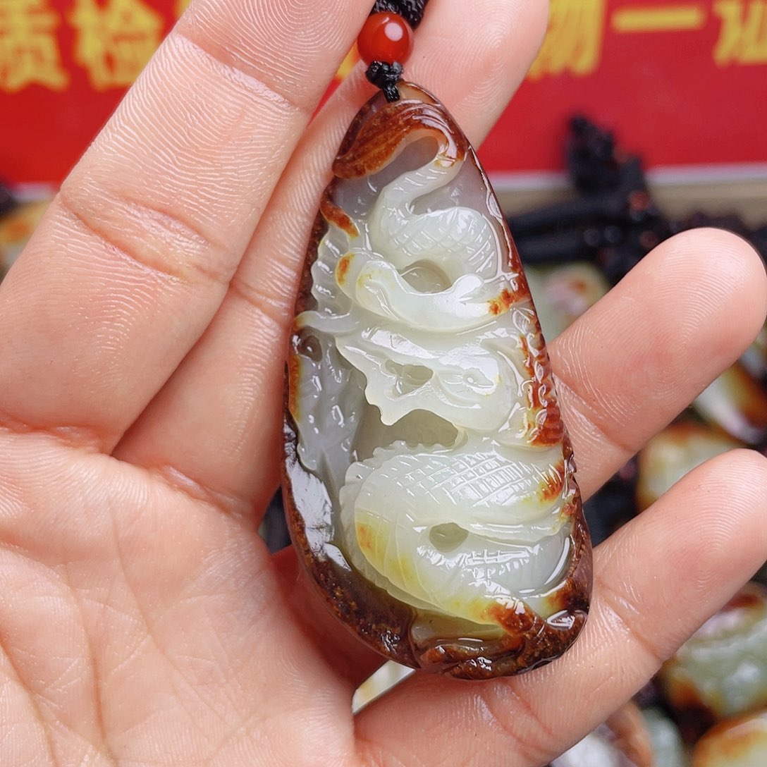 和田玉颈饰未镶嵌