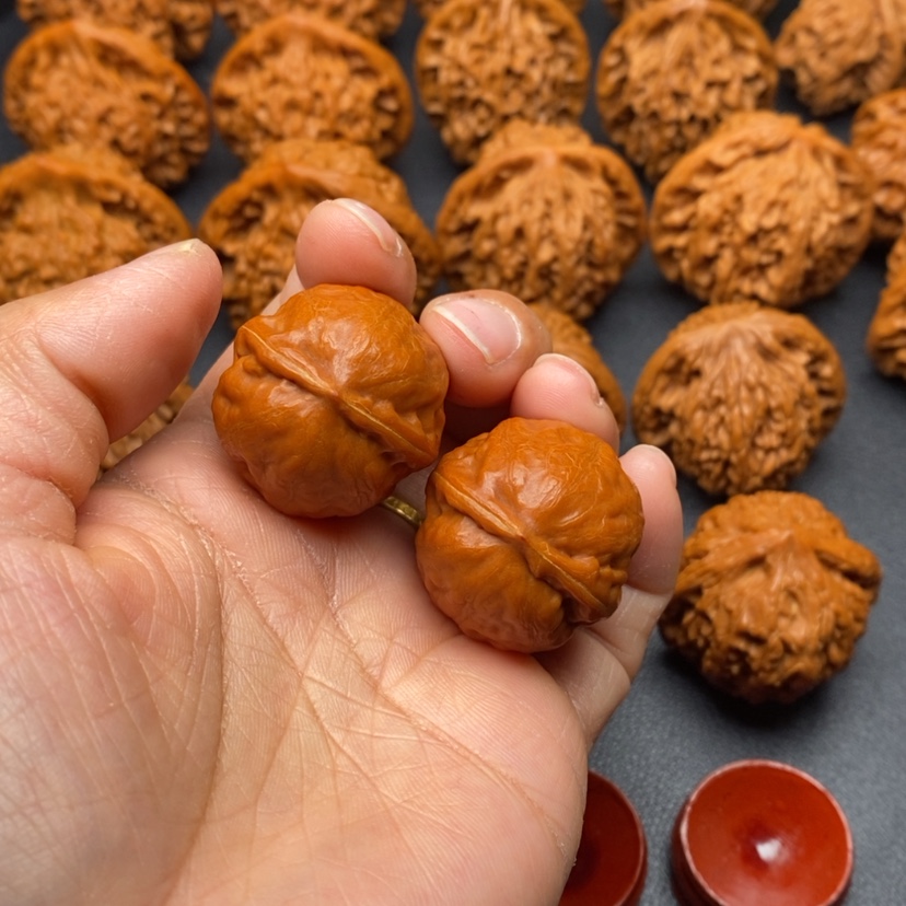 【闪购商品】文玩核桃把件瓷娃娃
