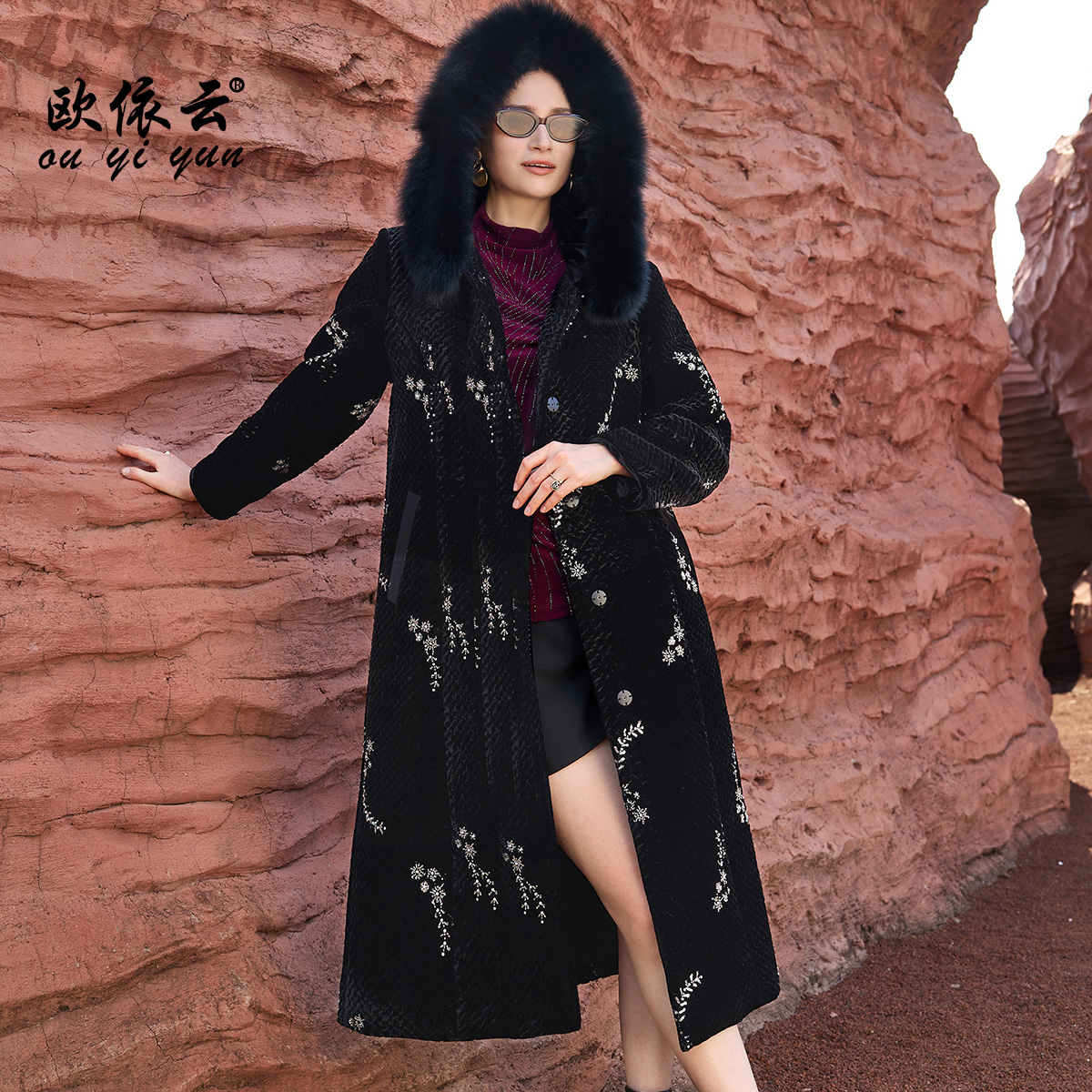 52132欧依云中老年妈妈秋冬棉服洋气大毛领长外套显瘦修身棉衣