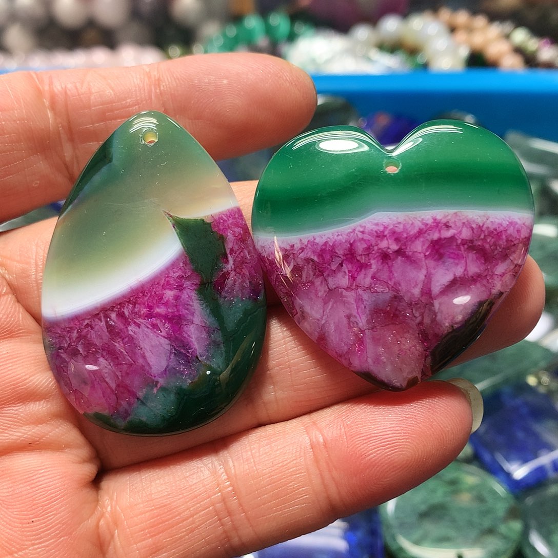 未镶嵌手串玛瑙/玉髓两个吊坠