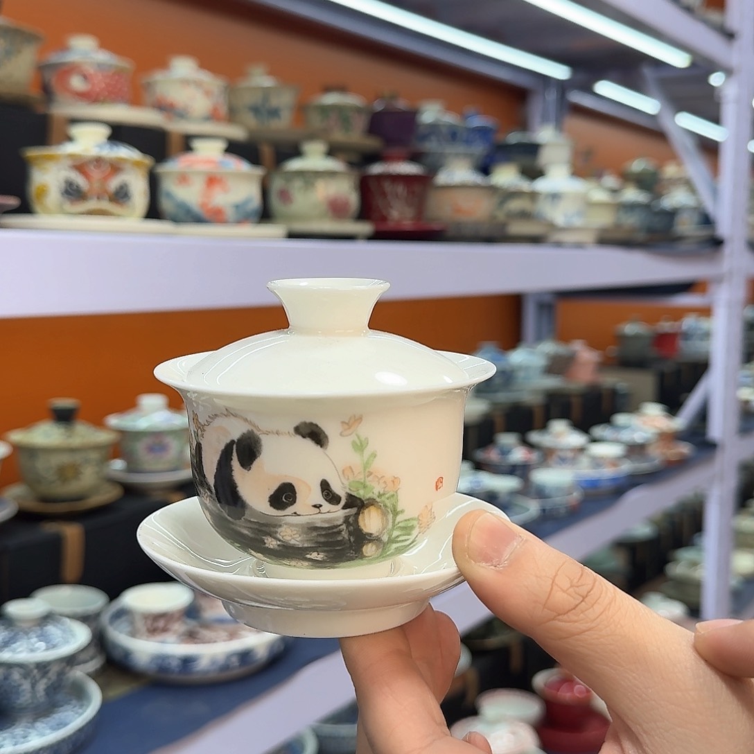 宽款式设计新颖别致