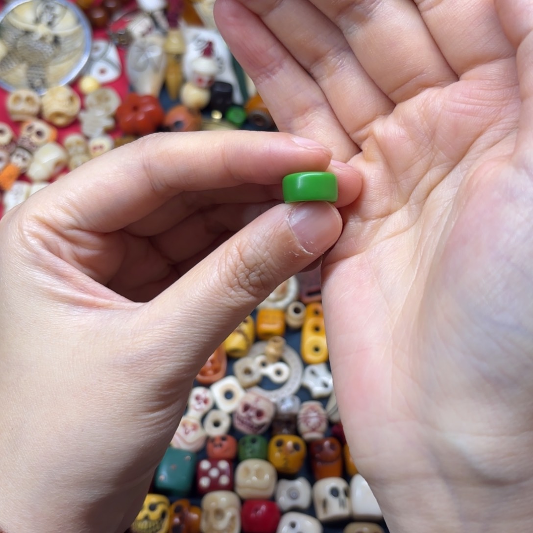 玄**人配饰等都可做一些点缀设计