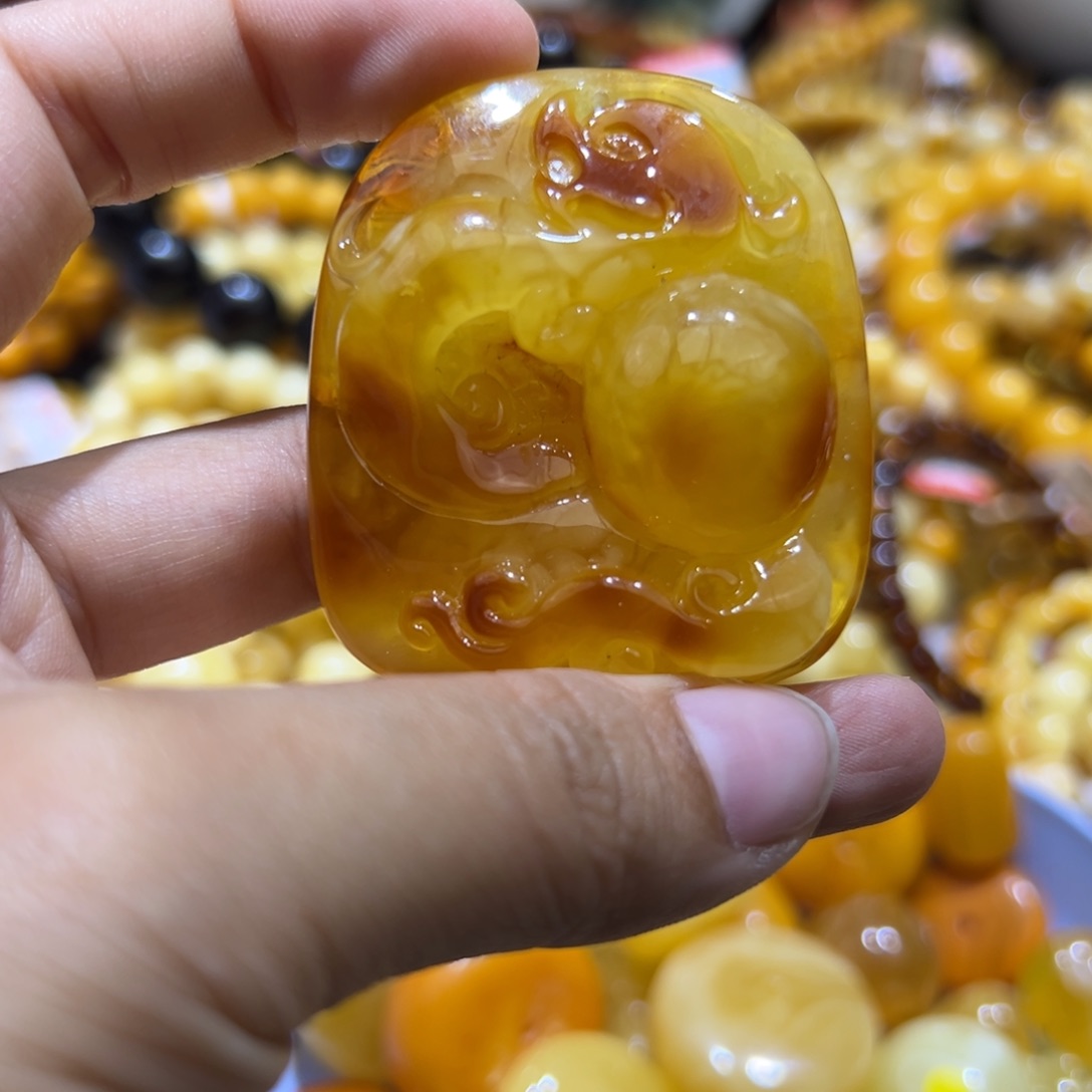 琥珀珠宝奇石未镶嵌
