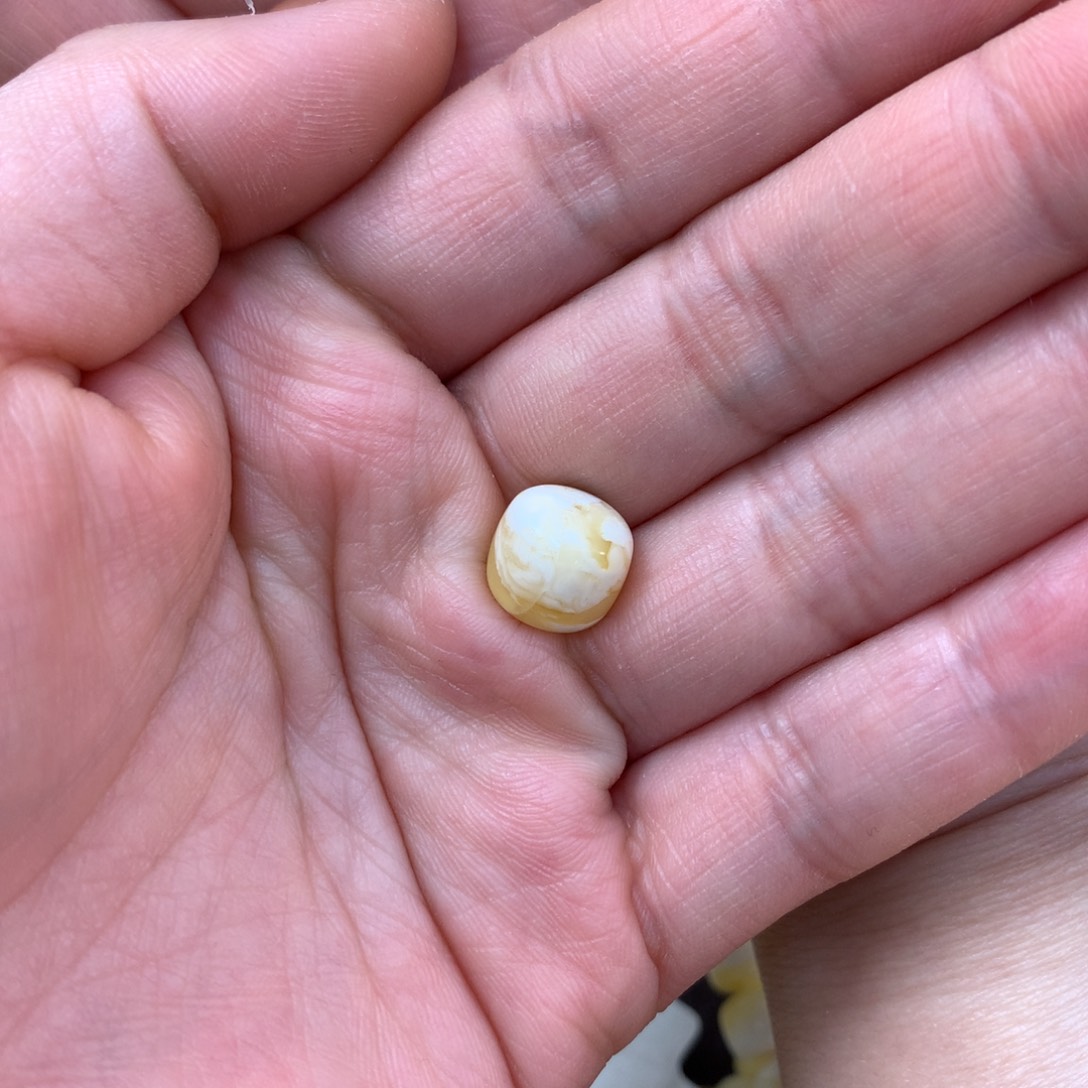 未镶嵌琥珀裸石特***。蜜蜡