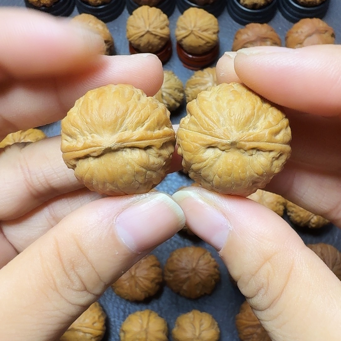 曼***宝文玩核桃把件27尺肉球