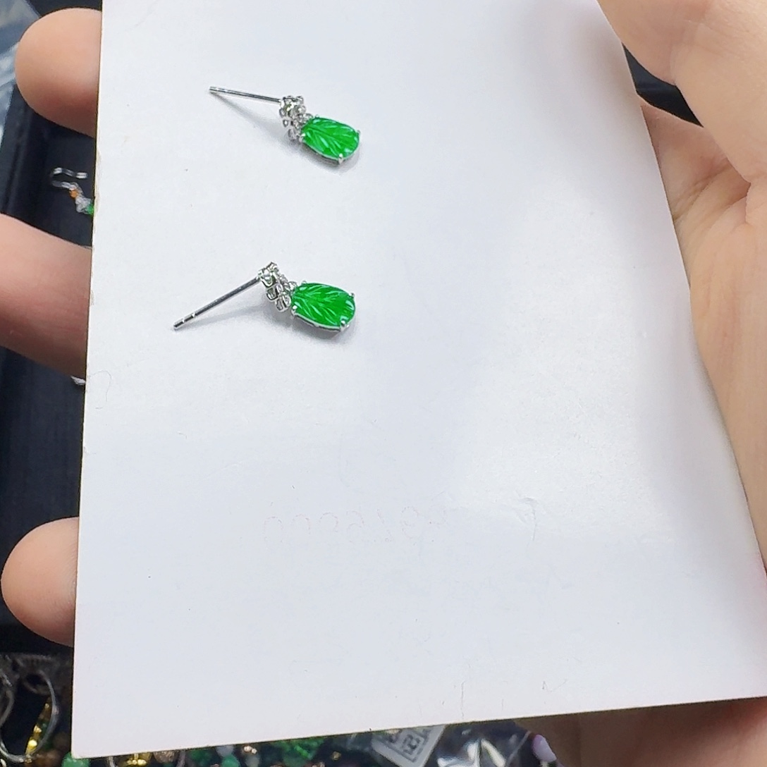 娜***儿翡翠18K金镶嵌颈饰一对