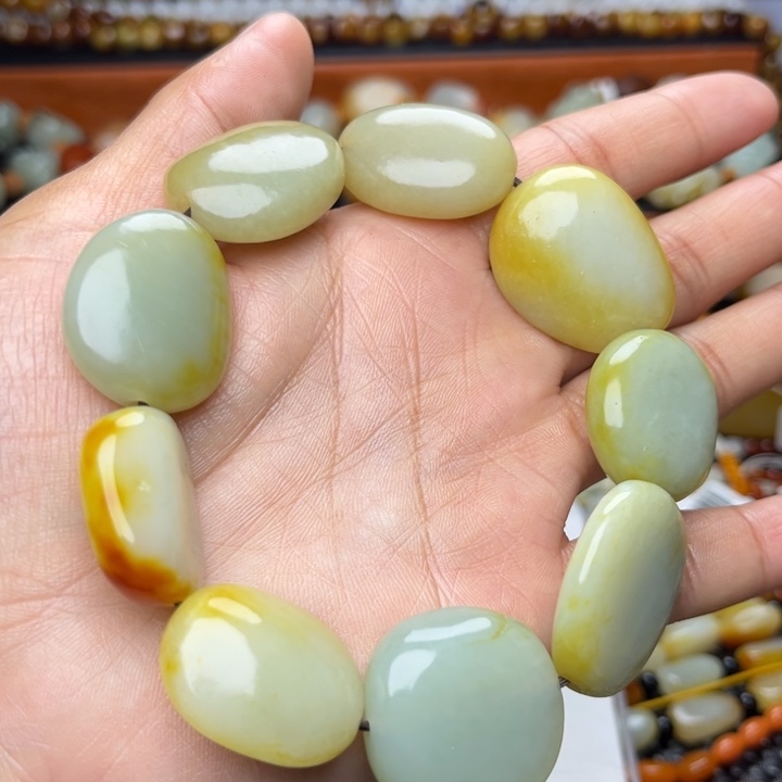 和田玉颈饰未镶嵌