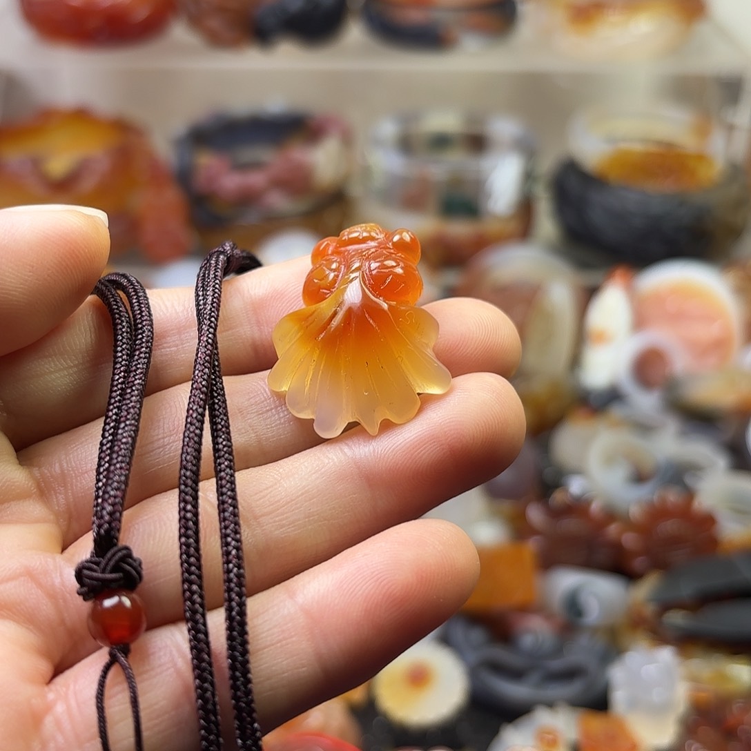 南***拿玛瑙/玉髓未镶嵌吊坠(不含链)