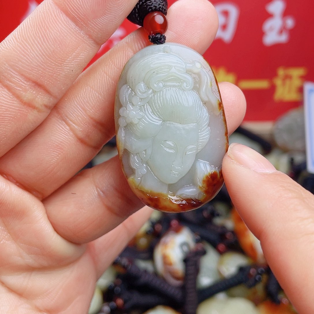 和田玉颈饰未镶嵌