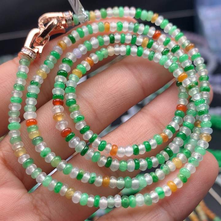 翡翠手镯未镶嵌卡