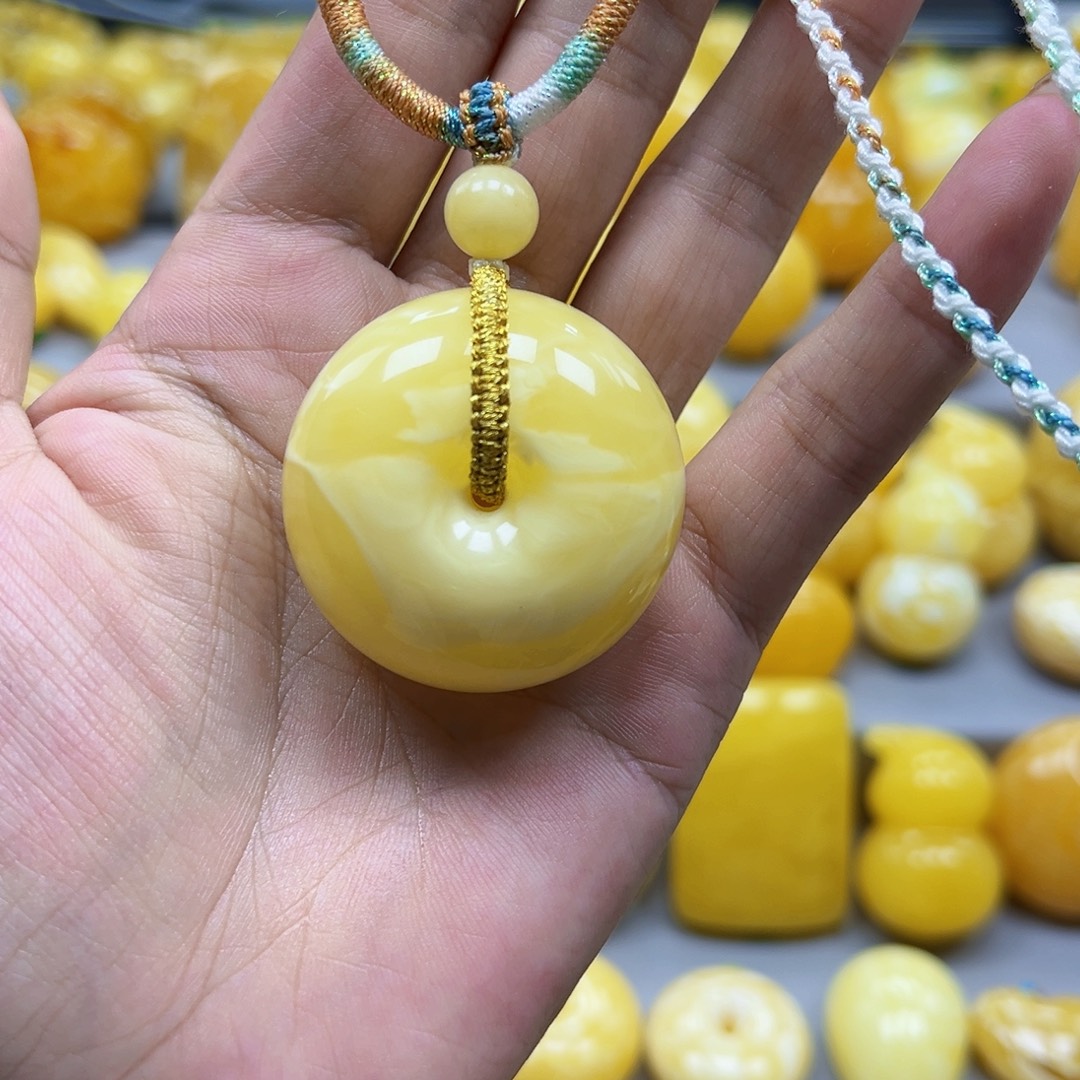 蜜蜡未镶嵌珠宝奇石