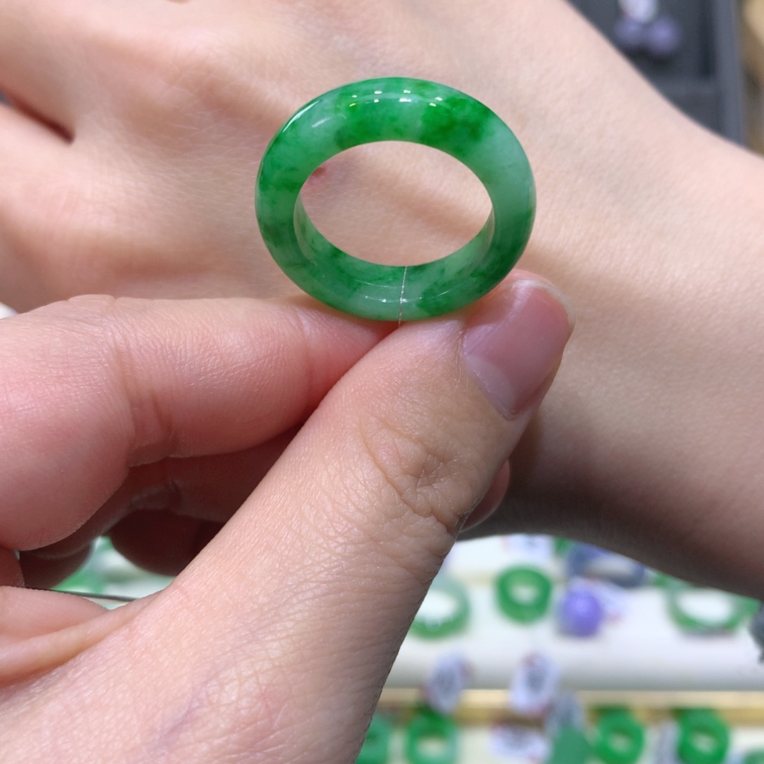 翡翠戒指未镶嵌M**i翡翠