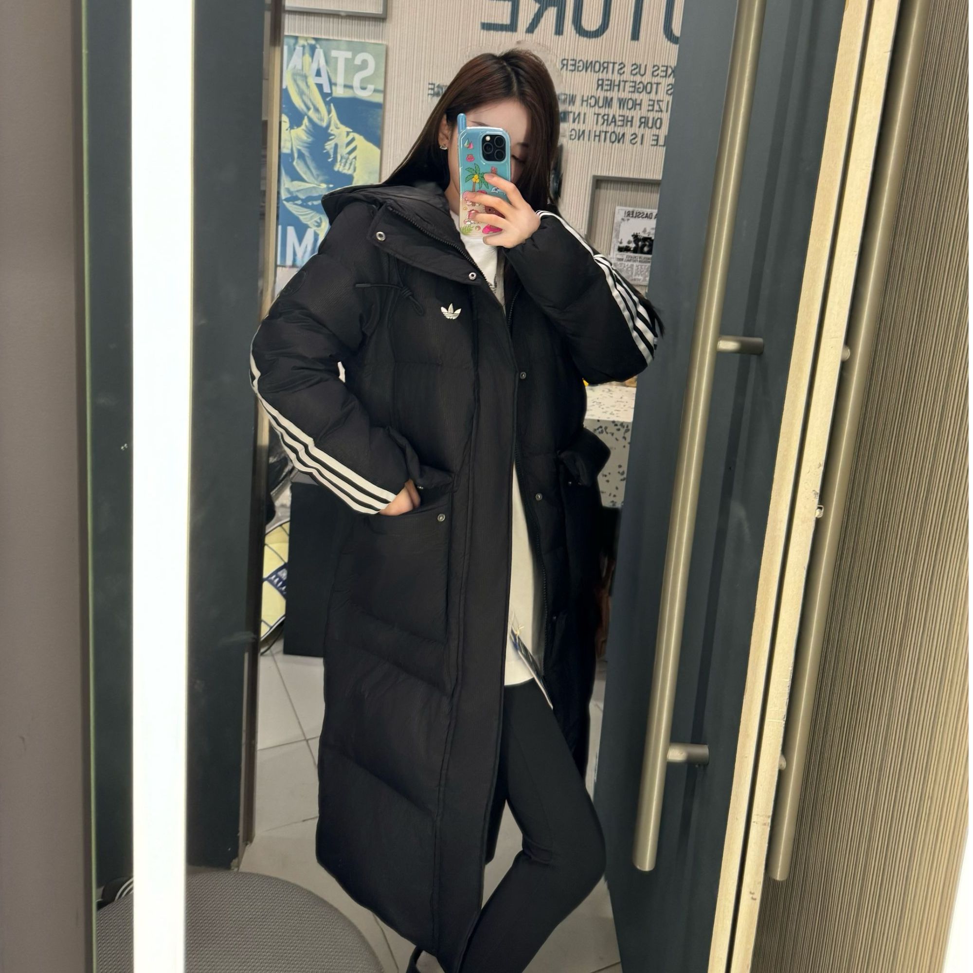 adidas三叶草暖「芯」科技保暖长款运动连帽羽绒服KC2564