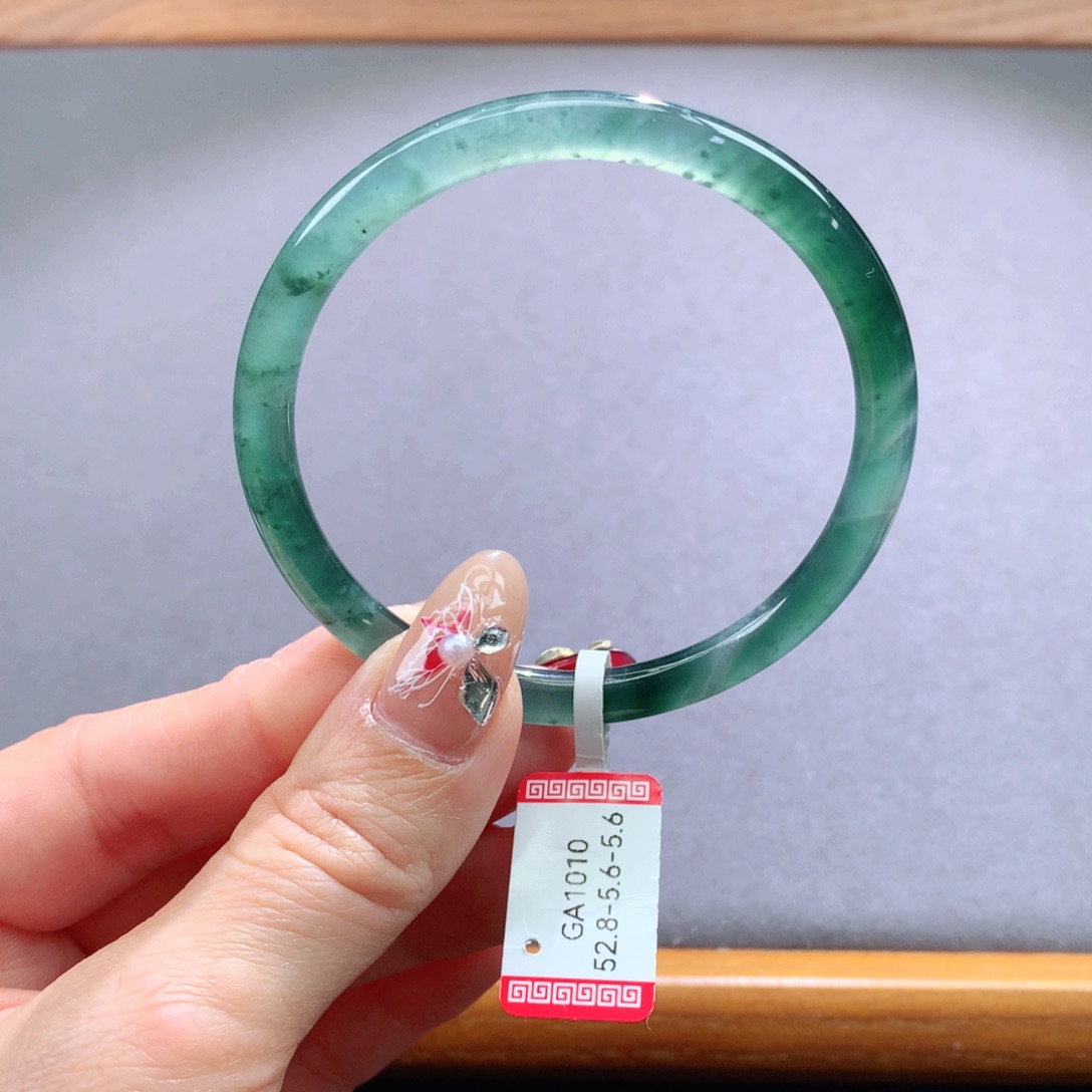 翡翠手镯未镶嵌天然翡翠手镯叮当镯