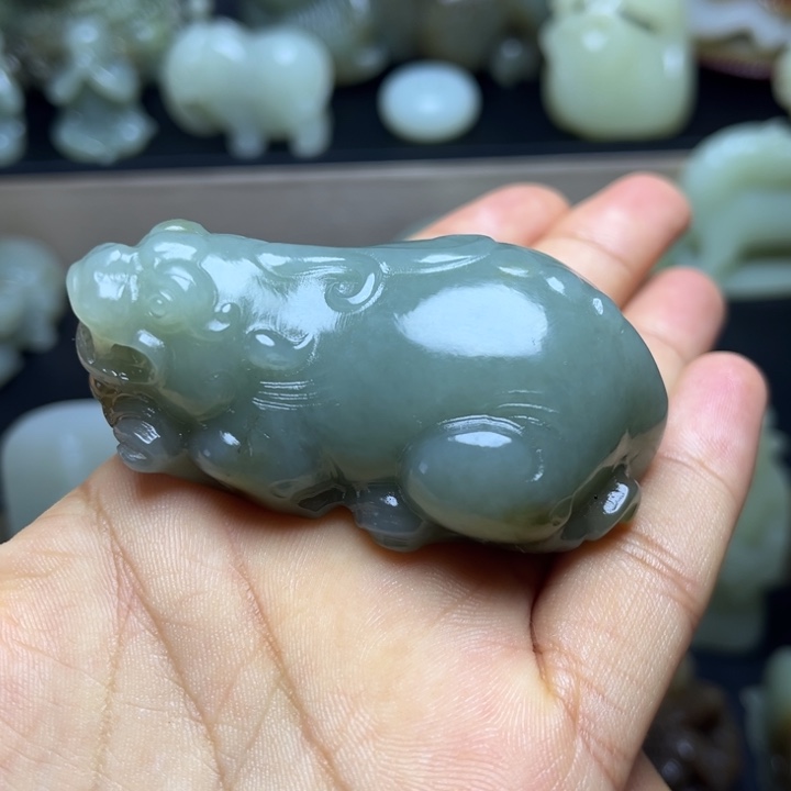 随***看和田玉未镶嵌颈饰