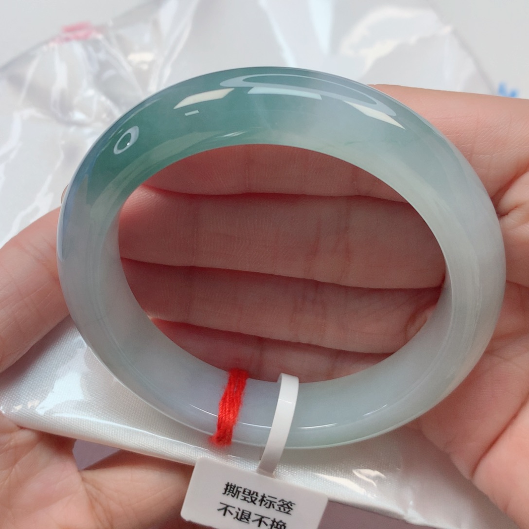 翡翠手镯未镶嵌54圈 飘蓝花 干净细腻无纹裂