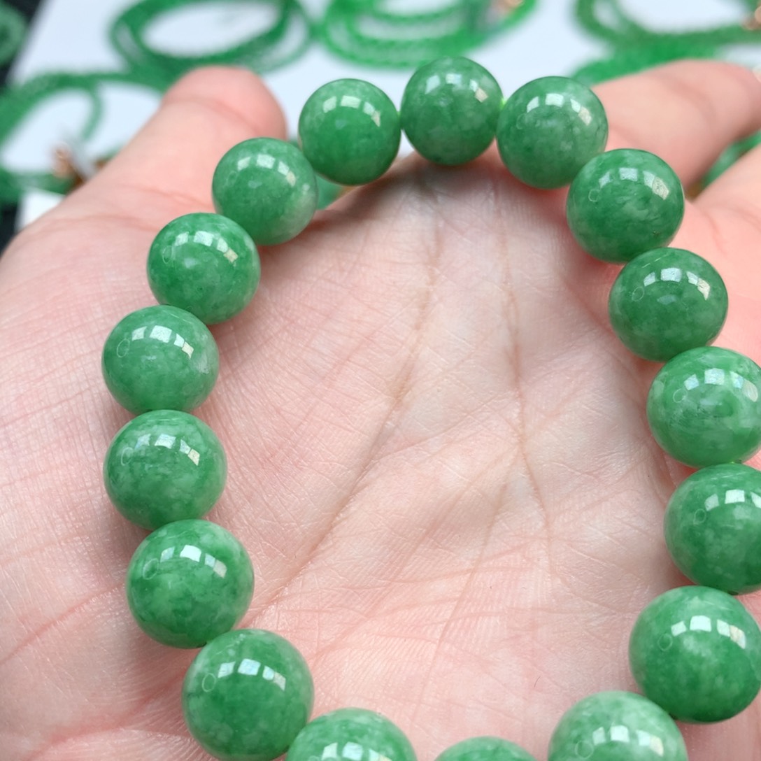 翡翠手链未镶嵌翡翠