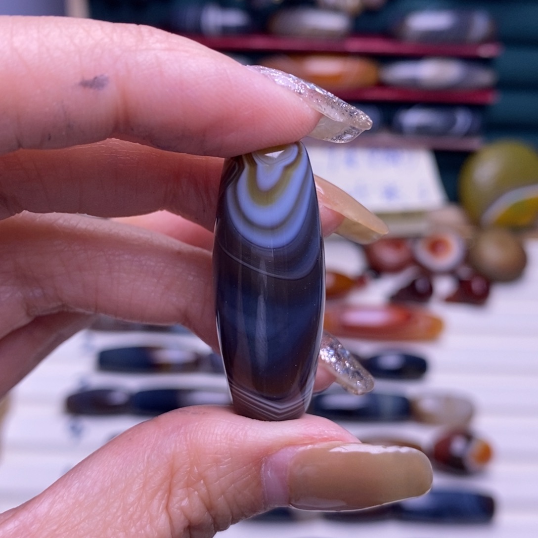 小***李玛瑙/玉髓合金颈饰