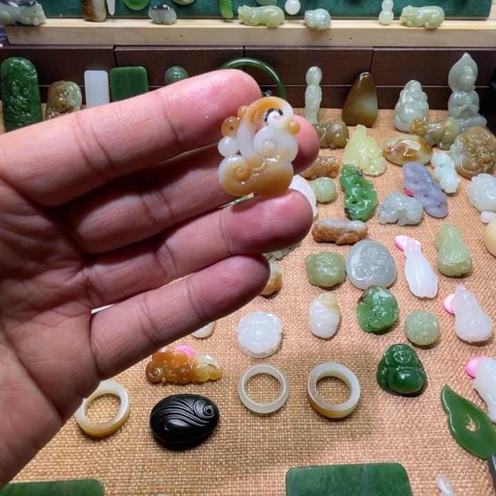 和田玉（糖玉）颈饰未镶嵌定制款