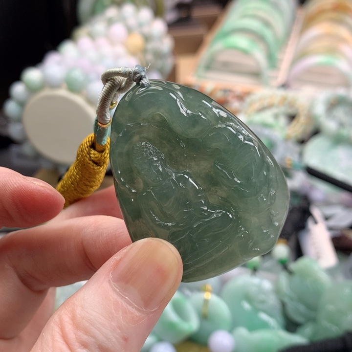 翡翠未镶嵌颈饰吊坠