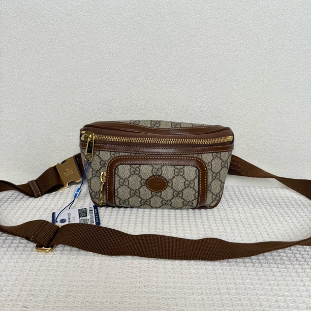 99新 GUCCI/古驰  98新/5868经典时尚棕老花小号胸包