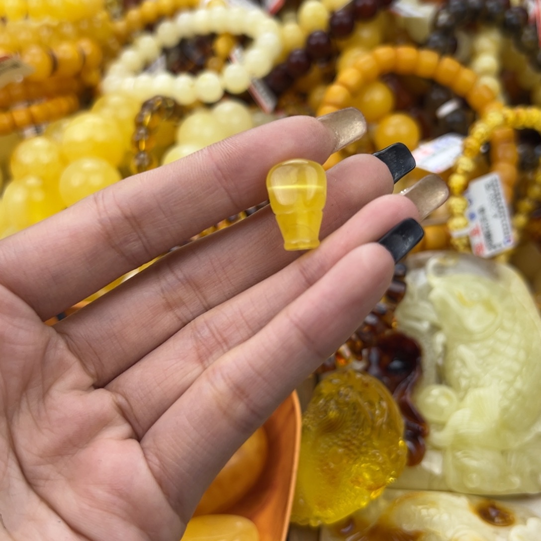 琥珀珠宝奇石未镶嵌