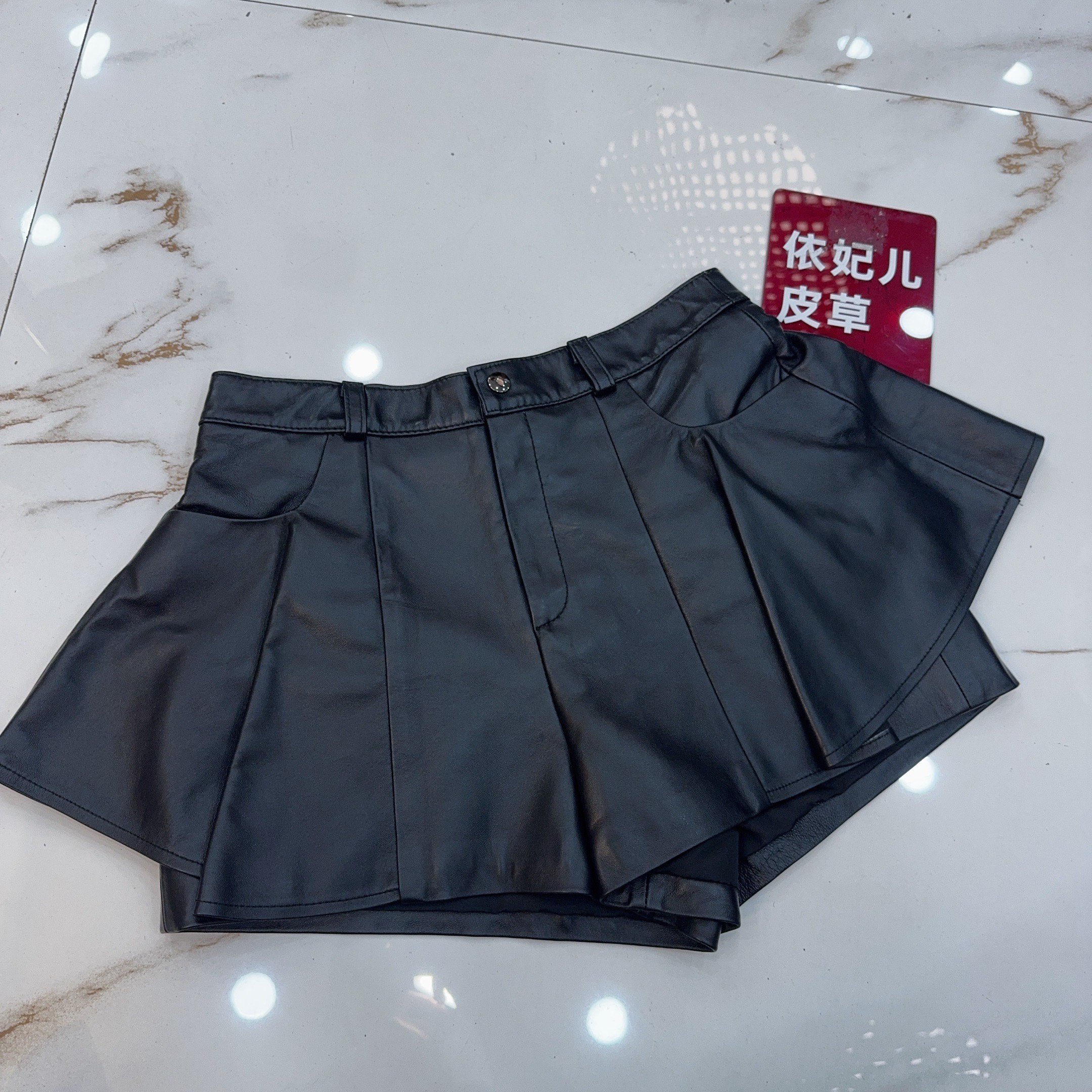 绵羊皮荷叶边优雅时装款