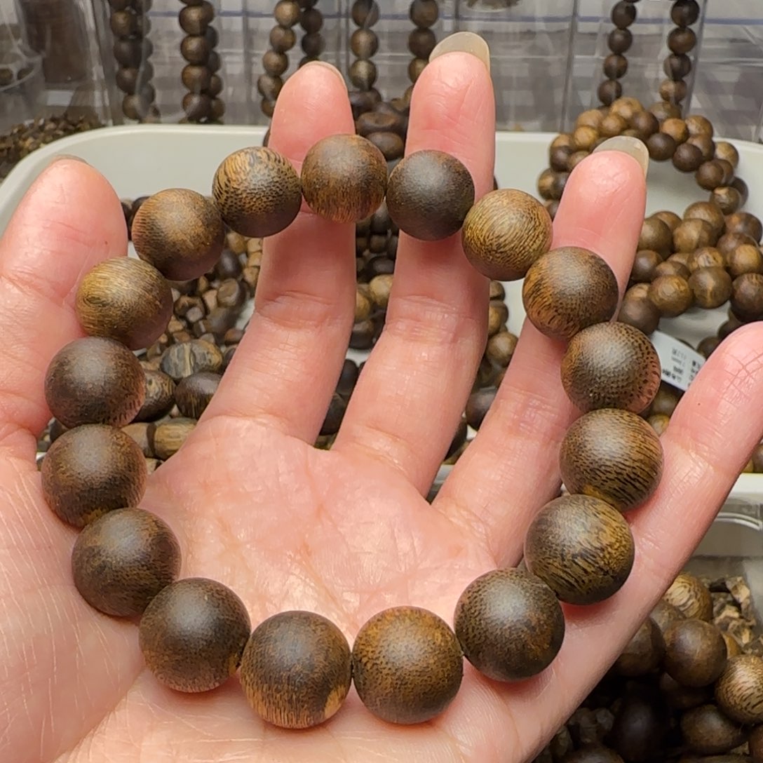 沉香手串不****1单圈1.3规格15克高油海南乌身老料