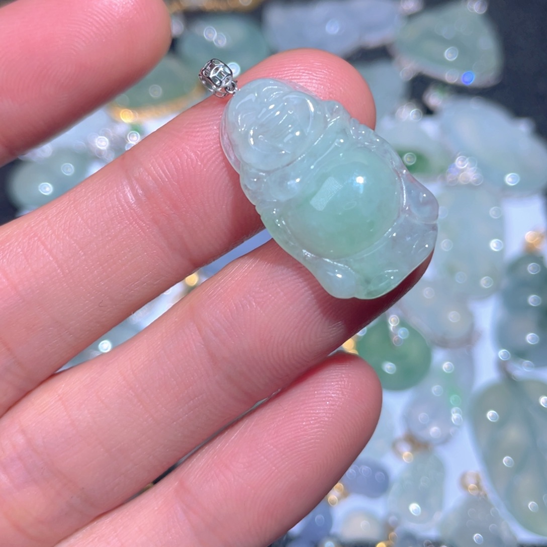 翡翠颈饰18K金镶嵌翡翠