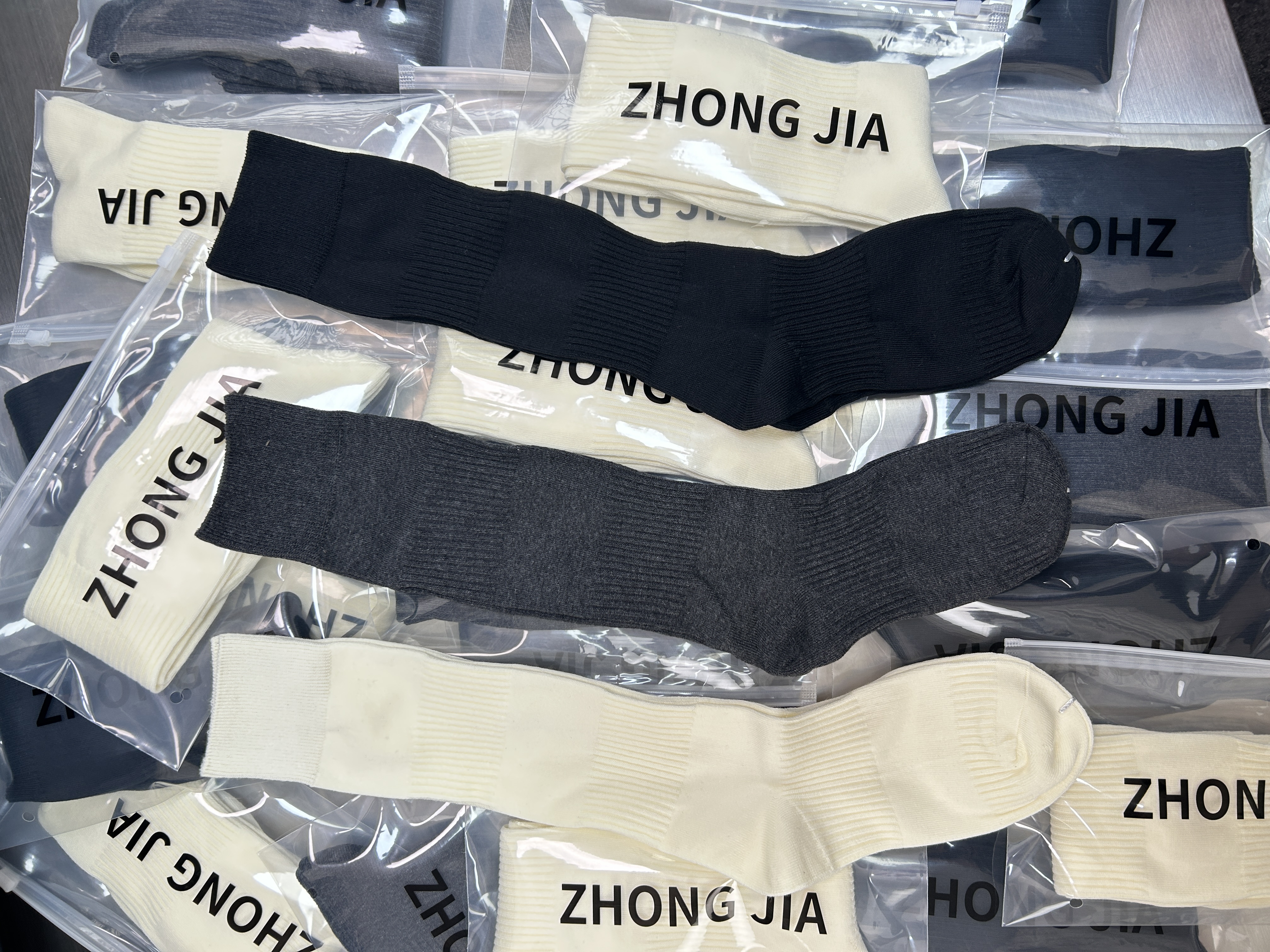 欧版定制长筒堆堆袜你秋冬穿搭潮袜时尚高级感大气袜子中筒