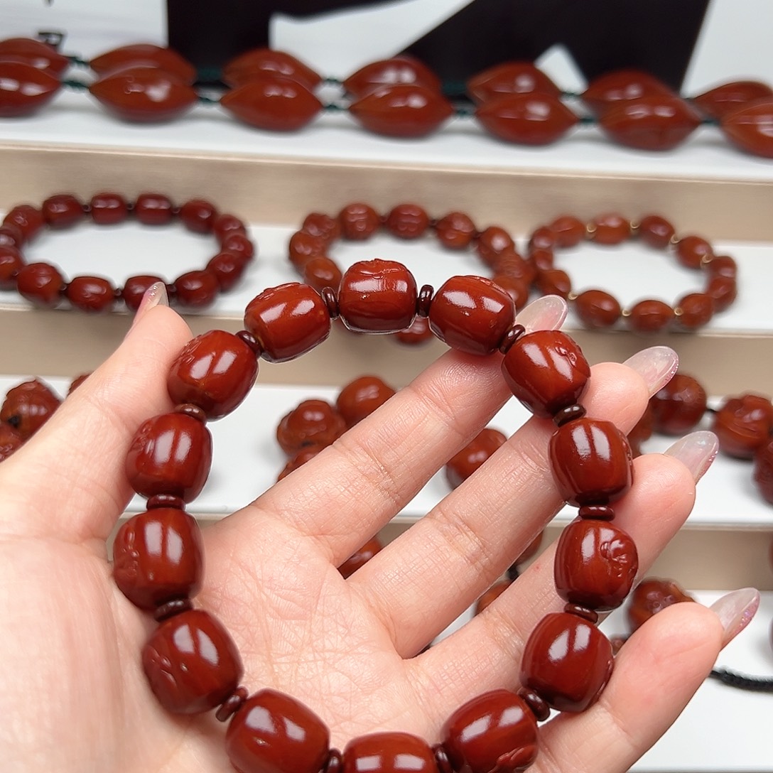 大***鸡橄榄核手串弥勒手串