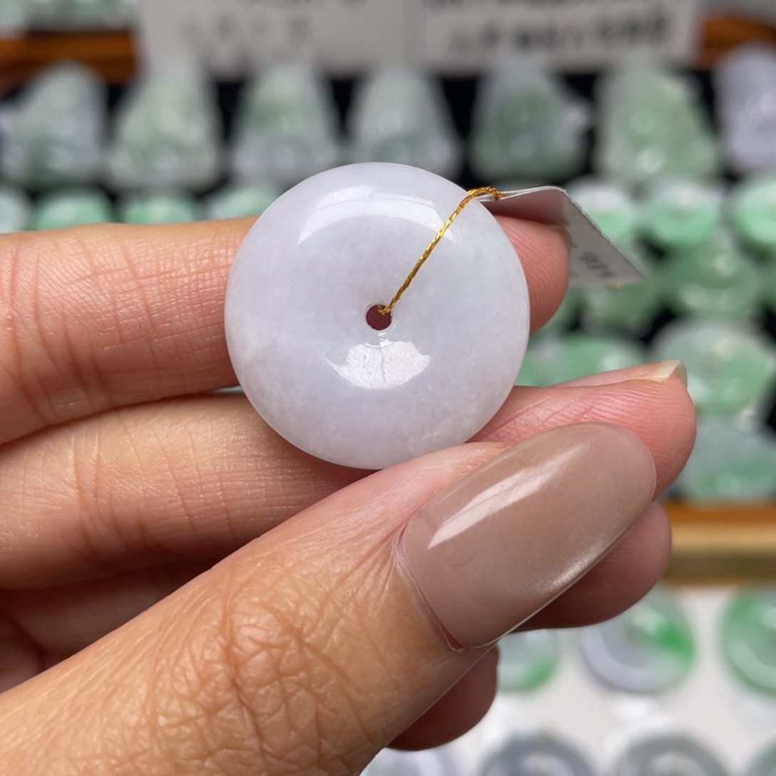 翡翠未镶嵌颈饰平安扣