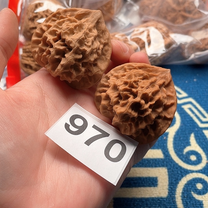 文玩核桃把件帝王