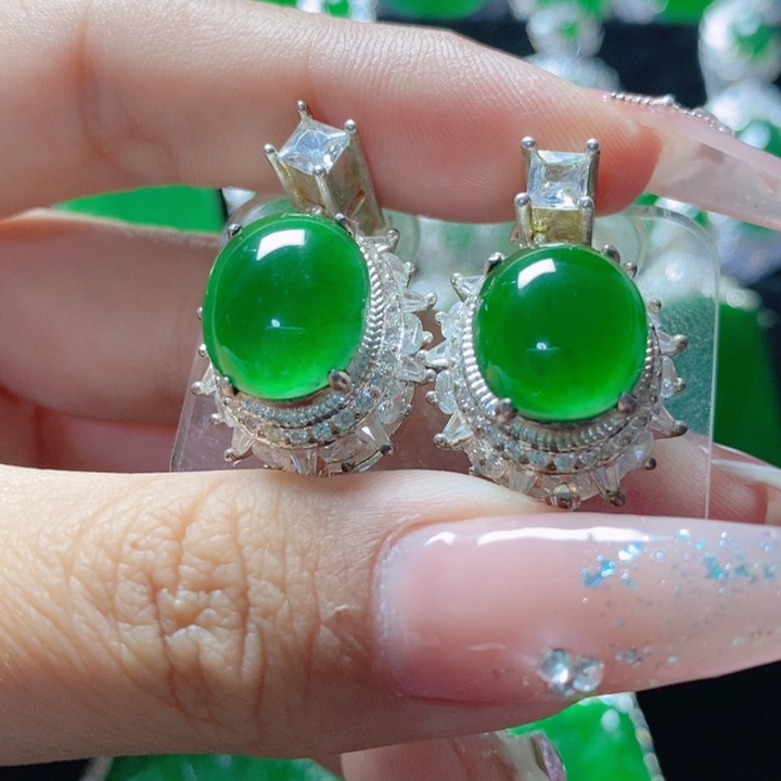 翡翠颈饰未镶嵌            