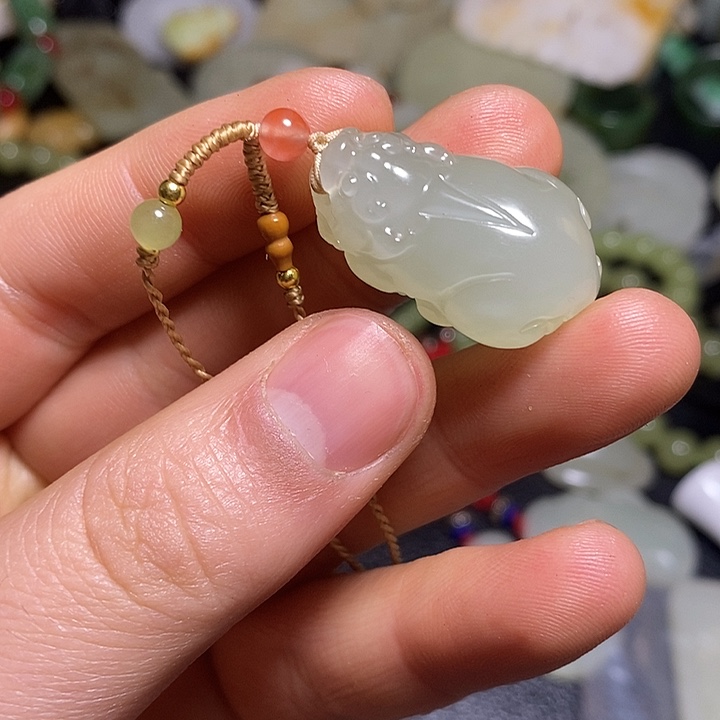 和田玉未镶嵌颈饰