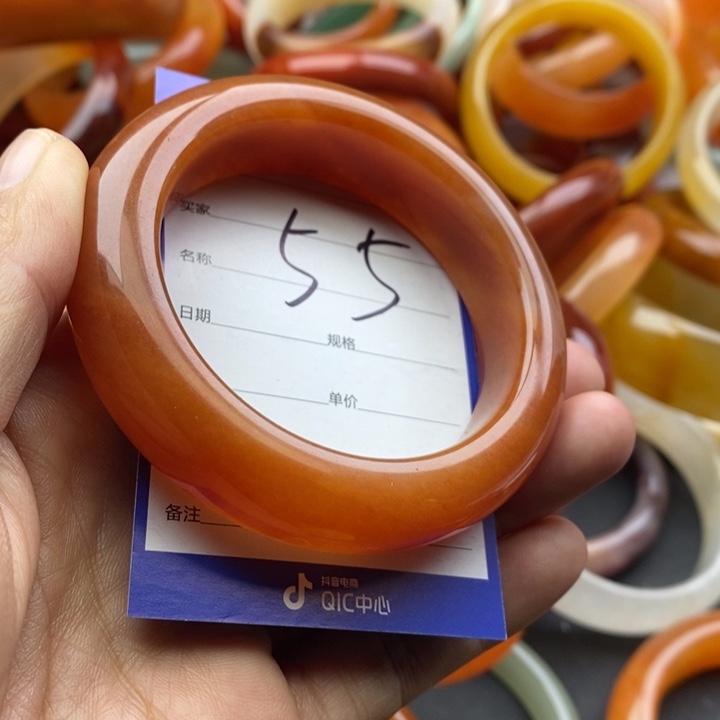 未镶嵌手镯石英质玉