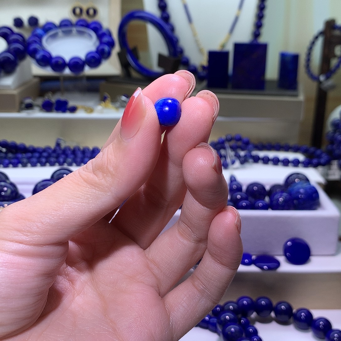 （****青金石未镶嵌天然原矿单老珠9．1 m