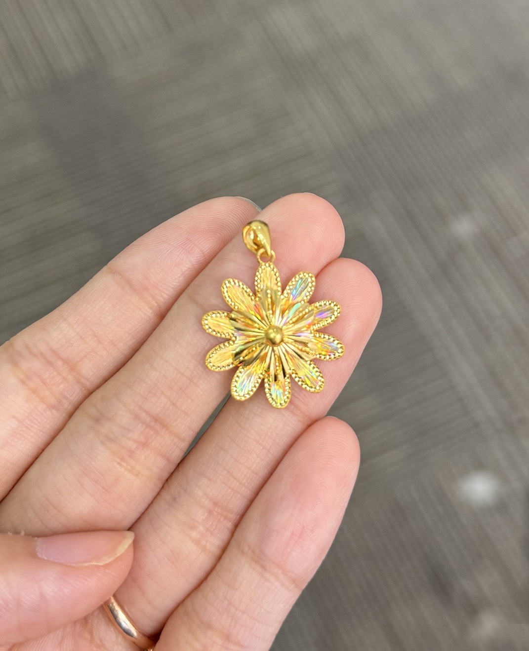    足金999 镭射大花吊坠