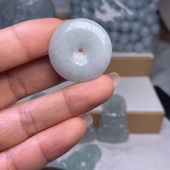 翡翠颈饰未镶嵌天然翡翠平安扣