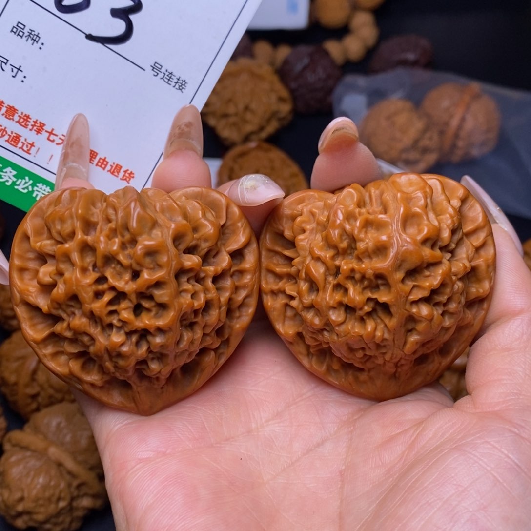文玩核桃把件63官帽52
